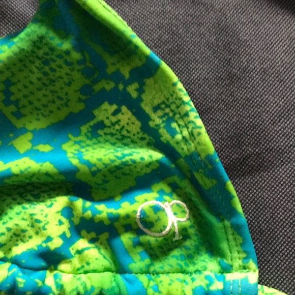 Bikini - Picture 2 of 3